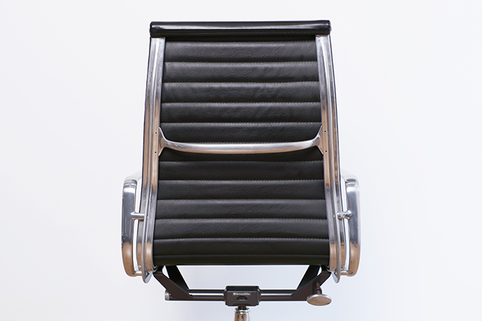 mastermind JAPAN Herman Miller のサイドテーブル（価格タイプ 