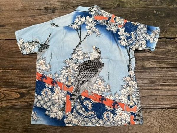 葛飾北斎、【桜花に鷹図】、希少画集画より、状態良好、新品高級額装付 葛飾北斎 / 桜花に鷹 | 壁紙ギャラリー KAGIROHI