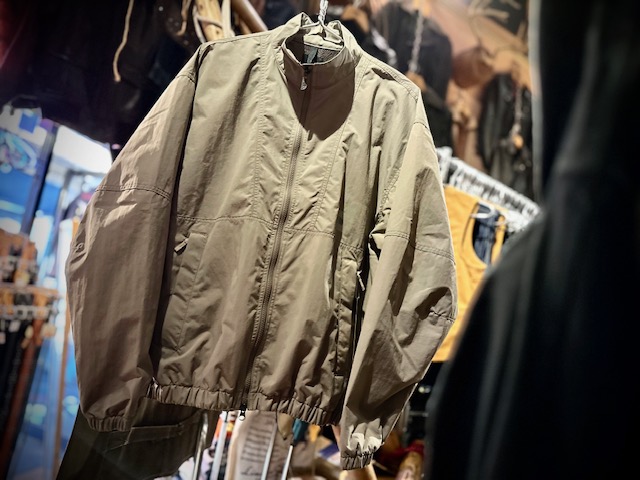 懐かしく感じつつも進化しているトラックジャケット!!「THE 懐かしく感じつつも進化しているトラックジャケット!!「THE