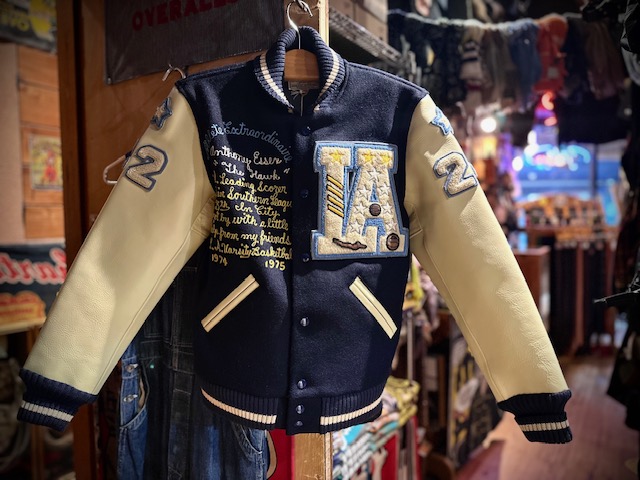 久しぶりのフルデコ!!ウェアハウスのスタジャンが入荷してます 久しぶりのフルデコ!!ウェアハウスのスタジャンが入荷してます