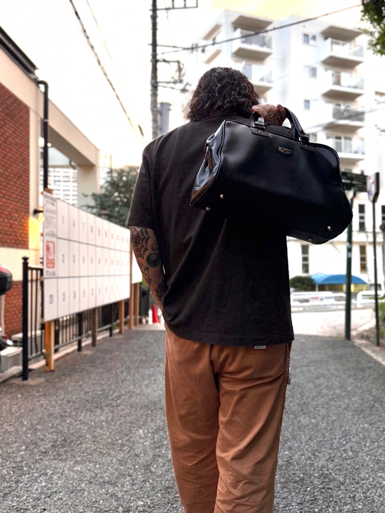 Lewis Leathers ヘルメットバッグ ビジネスでも使えそうなルイスレザーのヘルメットバッグ