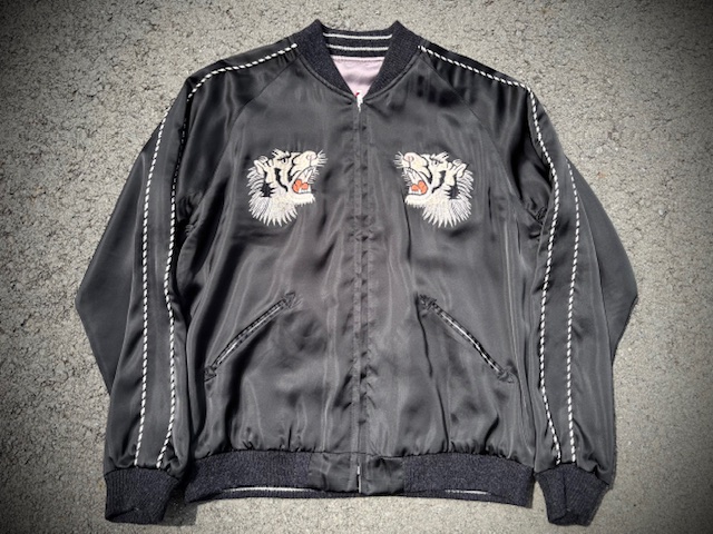 港商から珍しいモノトーンのスカジャンが！！ | JUNKY CLASSICS