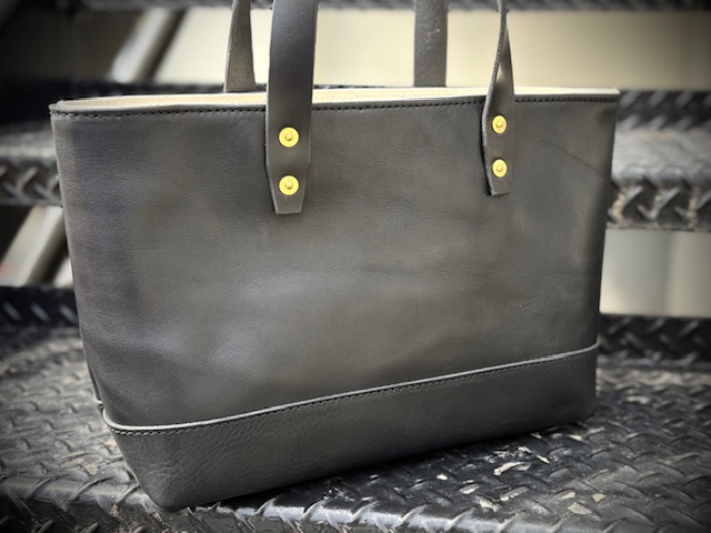 明日発売開始＞ CHUNKY LEATHER × JUNKY CLASSICS 