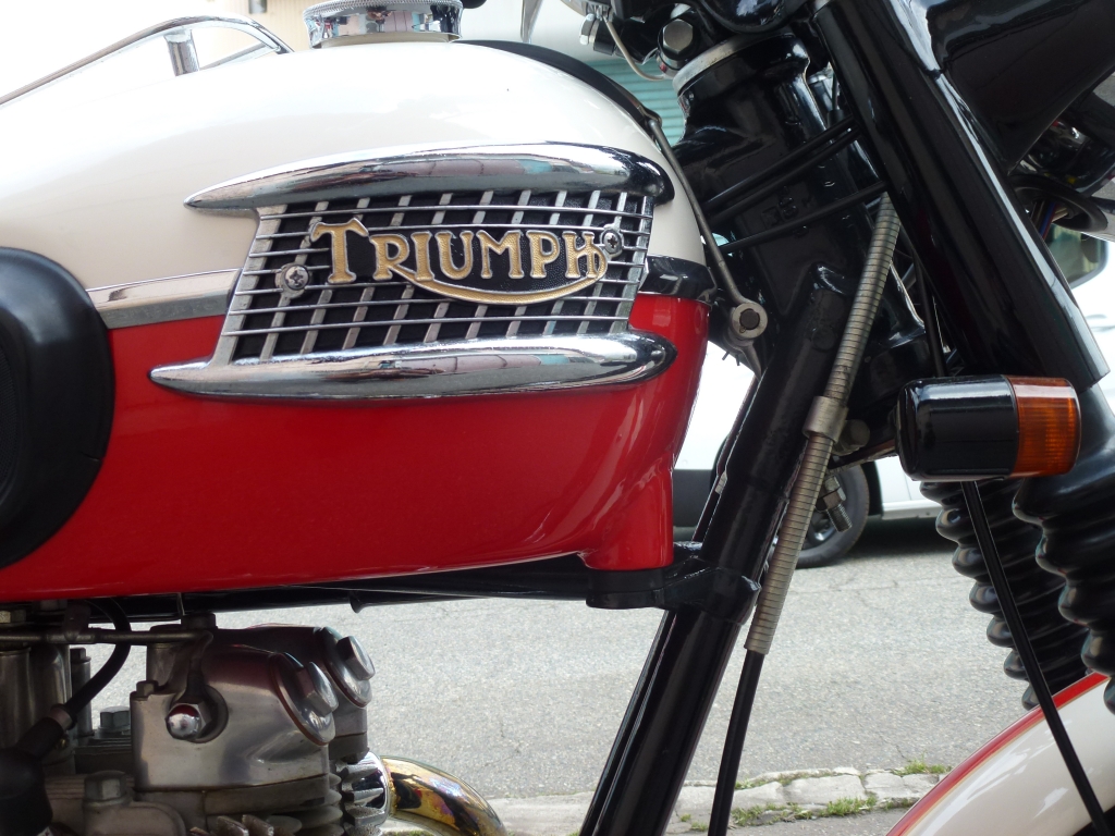 トライアンフ　BSA 英車　フロント・ブレーキカバー　ドラムブレーキ　7インチ トライアンフ BSA 英車 フロント・ブレーキカバー ドラム