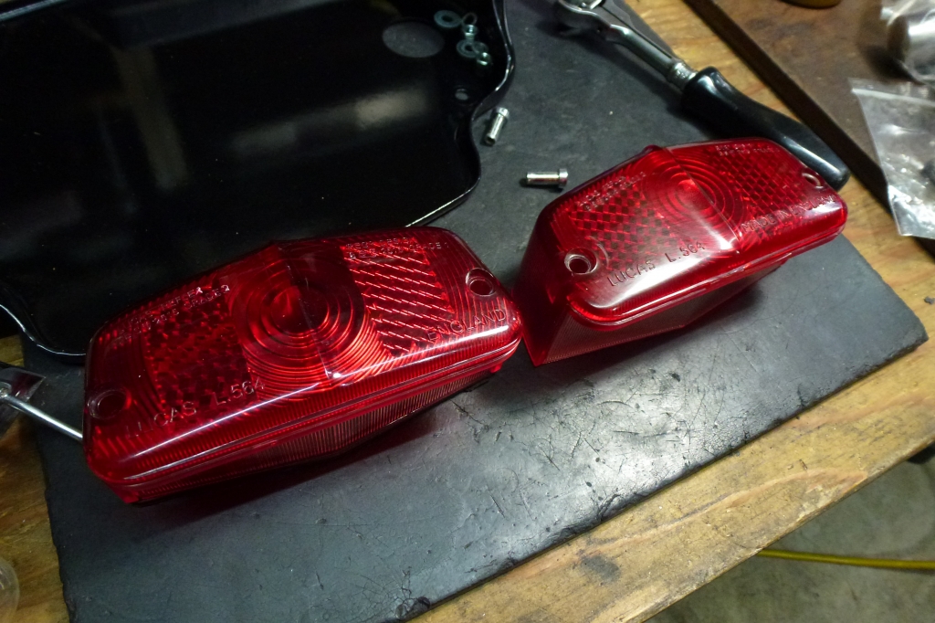 本物 Lucas ルーカス L564 テールランプ TRIUMPH トライアンフ 本物 Lucas ルーカス L564 テールランプ TRIUMPH トライアンフ