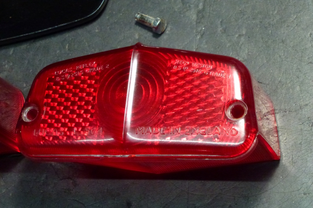 本物 Lucas ルーカス L564 テールランプ TRIUMPH トライアンフ Amazon.co.jp: 本物 Lucas ルーカス L564 テールランプ TRIUMPH