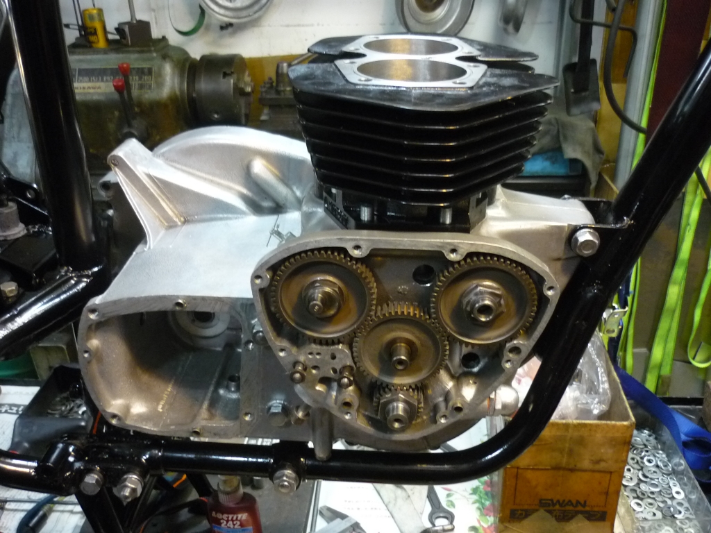 トライアンフ650cc別体型カムシャフト トライアンフ TR6 T120 650 カム 