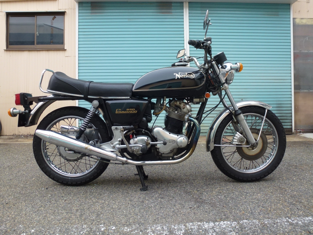 【純正！】ノートンコマンド850 マフラー 1本おまけつき 1973NortonCommando850 Interstate Mk1A 」車検整備 大阪府Kさん