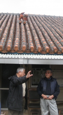 沖縄・名工「新垣榮用・壺屋焼シーサー」狛犬・榮用窯・荒焼・手ひねり・阿吽・銘刻印 琉球 壺屋焼 シーサー 狛犬 唐獅子 沖縄 置物 陶器 獅子 高さ