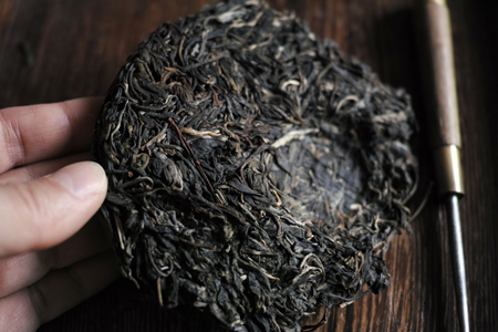 メロン　2006年ものプーアール茶×2 生茶×1 Amazon | KINKADO (欣禾堂) 30年もの黑茶・プーアル生茶「山城
