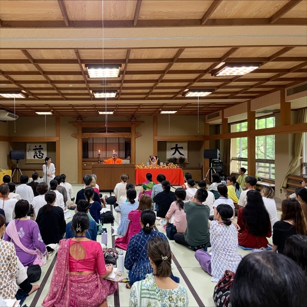 スワミジ来日特別講座2025 | Yoga is a way of life シンプルに生きるためのヨーガ