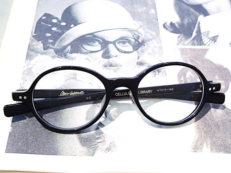 OLiver Goldsmith Y-NOT. 博物館収蔵の名型　¥8万程 OLIVER GOLDSMITH｜MUST - NERO｜PRODUCT｜Continuer Inc.｜メガネ