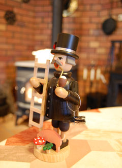 * christmas doll ୨୧ * シルクハットの煙突掃除の 男の子 20100515_574111.jpg