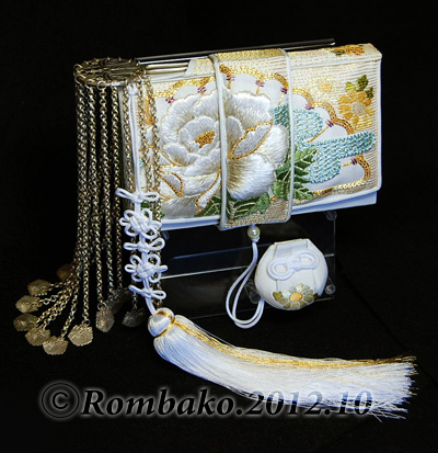 日本刺繍の筥迫・懐剣『婚礼用白牡丹』～Rom筥作品2012.10-1