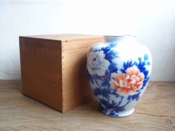 昭和の骨董 深川製磁 花瓶 芍薬 金縁 金彩 淡い青 深川製磁 (フカガワセイジ) 花瓶 ネイビー×ホワイト 牡丹
