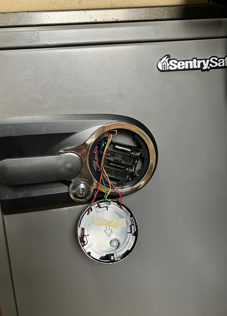 安佐北区可部でsentry safe 金庫テンキー開かない？ 鍵のロックハウス