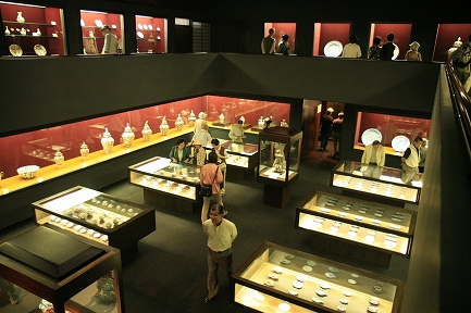 伊萬里 特装限定版 536ページ 栗田美術館 栗田美術館（美術館写真集） - メルカリ