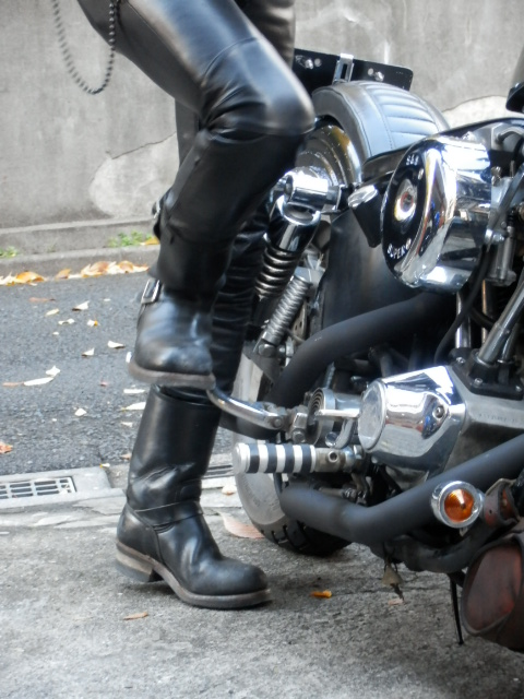 ロアーズ・オリジナルのレザーパンツ！！ | ROARS GARAGE