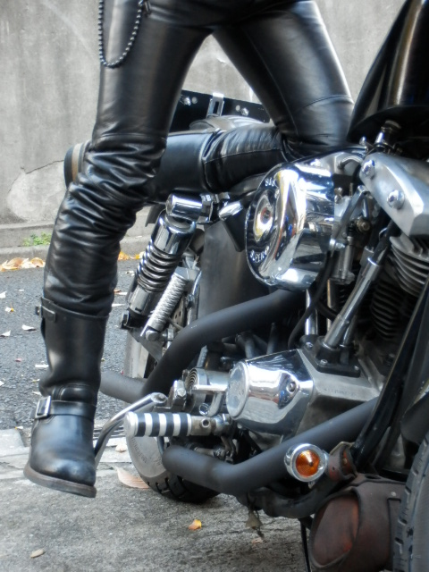 ロアーズ・オリジナルのレザーパンツ！！ | ROARS GARAGE