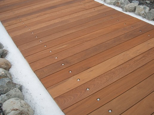 イペウッドデッキ | 最も使われているハードウッドNo.1 イペ／塚田木材