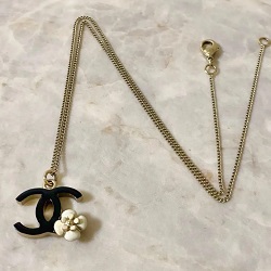 シャネル 画像 ネックレス ココマーク 黒 カメリア