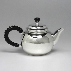 銀製品 画像 烏龍茶急須 槌目