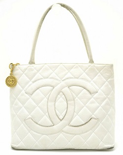 シャネル 画像 トートバッグ マトラッセ キャビアスキン 白 ココマーク