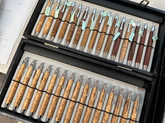 新宿個展 作品紹介 ペンシル楔 その9 メイン材の黒檀こぶ杢 | 切々と
