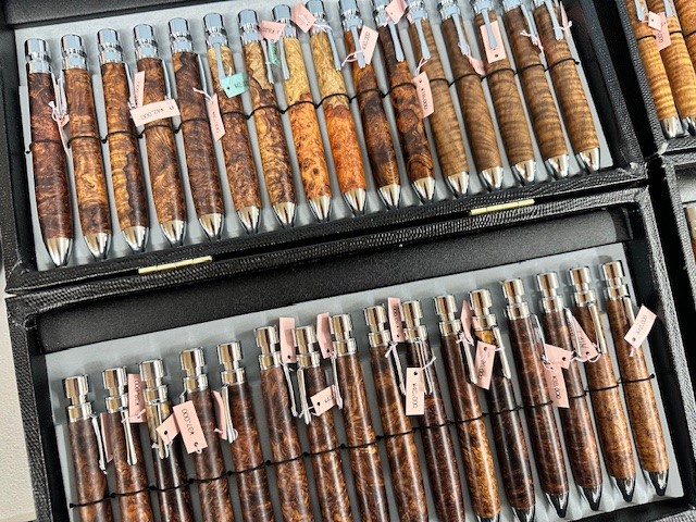 東京ペンショウ トレチェーレ（新型の回転式のペン）その1、その2