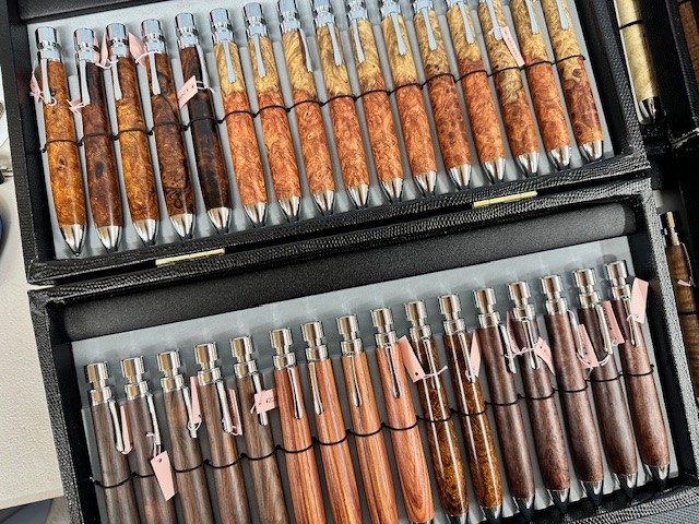 東京ペンショウ トレチェーレ（新型の回転式のペン）その1、その2