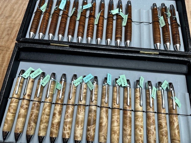 東京ペンショウ トレチェーレ（新型の回転式のペン）その1、その2