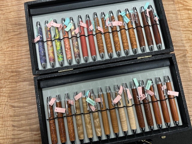 トレチェーレ（回転式ペン、ボールペン、ペンシルのメカ交換可能