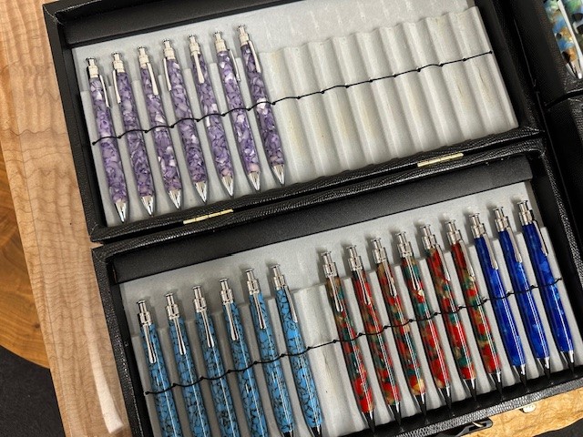新宿個展 アクリル素材とエボナイト素材のペンの紹介 | 切々と