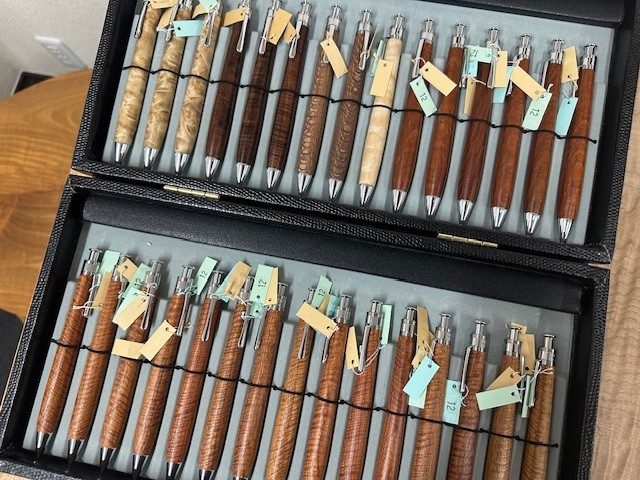 鶴ページ 四葉さんイベント ペンシル楔、ルーチェペンの紹介 | 切々と語る