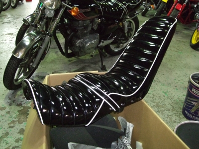 三段シート | 旧車バイク・カスタムバイク販売「BurstCity 三段シート | 旧車バイク・カスタムバイク販売「BurstCity