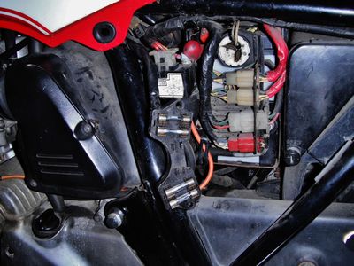 ヒューズボックス | 旧車バイク・カスタムバイク販売「BurstCity ヒューズボックス | 旧車バイク・カスタムバイク販売「BurstCity