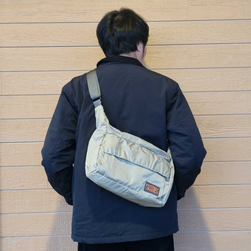 MYSTERY RANCH(ミステリーランチ) 軽量の折りたためるショルダーバッグ