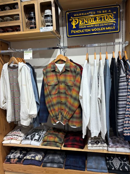 希少 レア PENDLETON ペンドルトン 木製サインボード看板 ディスプレイ PENDLETON(ペンドルトン)秋冬新作入荷のお知らせ!!【ららぽーと湘南