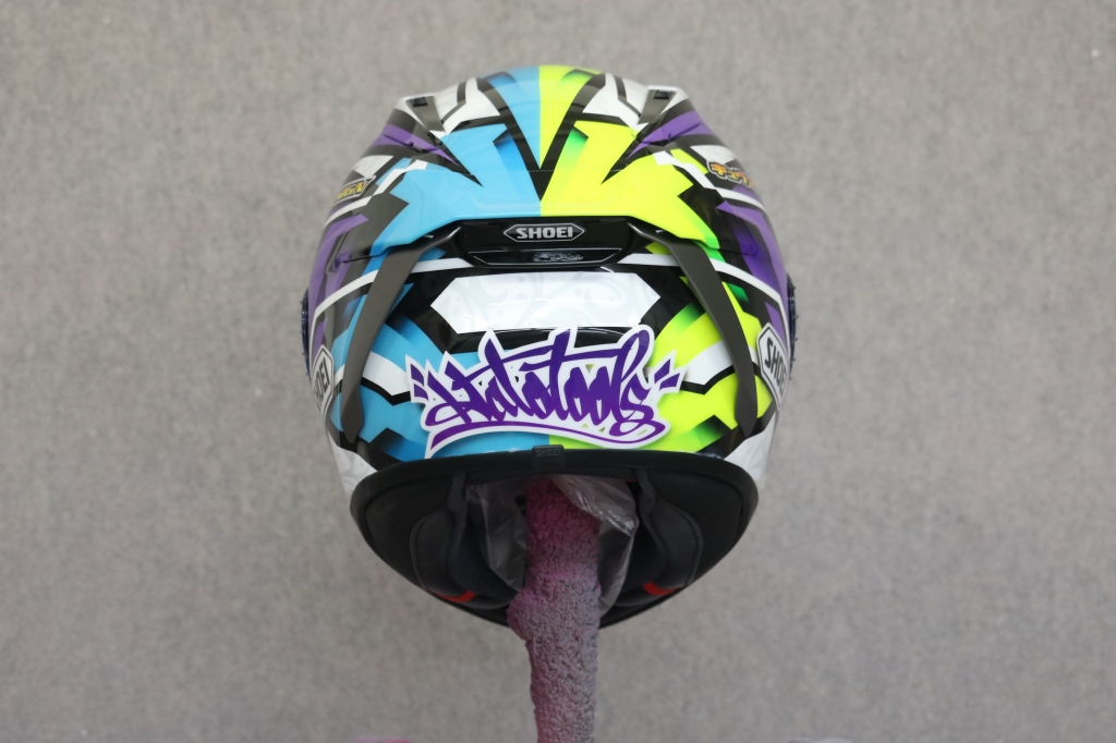 新作ヘルメット（左右色違い、蛍光レモンイエロー、水色、紫、フレーク