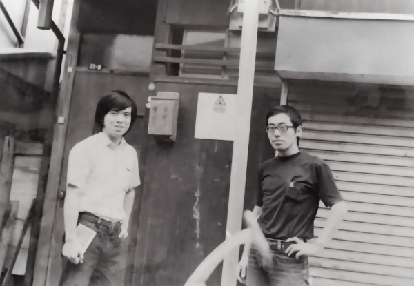 会社とかに置く奴です。かなりの重量で昔の会社とかで使ってたやつです 