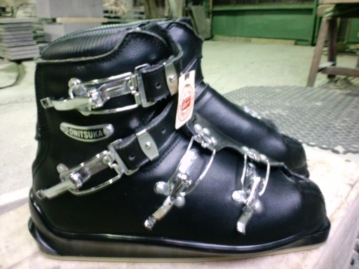 スキー靴 | 木下石材加工 ブログ