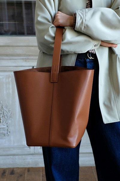AURALEE AETA レザーショルダーバッグ 中古・古着通販】AURALEE (オーラリー) Aeta (アエタ) LEATHER