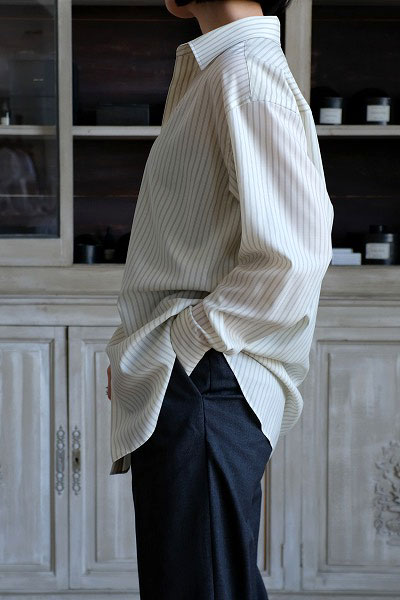 25SS AURALEE スーパーファインウールストライプシャツ 3 アイボリー 25SS AURALEE スーパーファインウールストライプシャツ 3 アイボリー