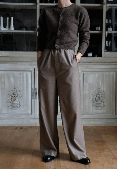 美品AURALEE ウールフランネルパンツ　チャコール AURALEE 