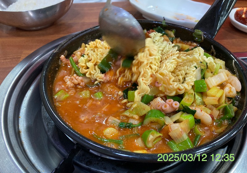 釜山グルメ2025年3月 東菜 タコホルモン鍋 | その道のプロが書く、食べ