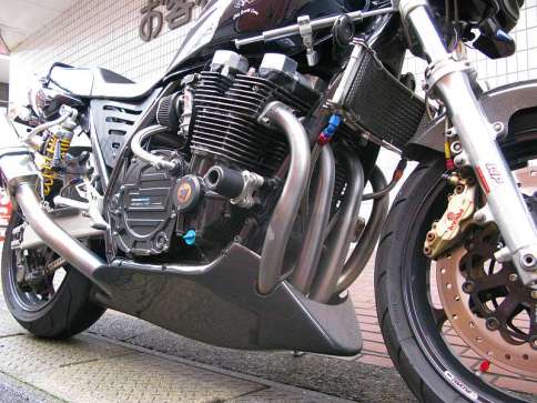 XJR400R用アンダーカウルマジカルレーシング