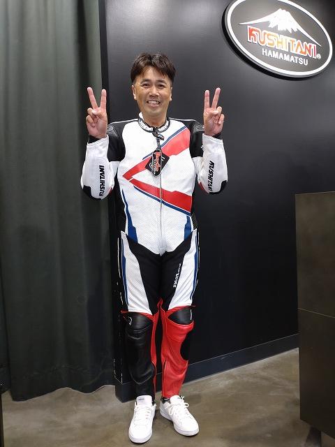 レーシングスーツのイージーオーダーが仕上がりました