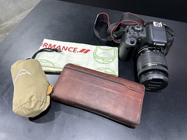 クシタニ ヒップバッグ ブラウン バッグの収納力を比べてみました：KUSHITANI 三鷹店 | KUSHITANI 三鷹店