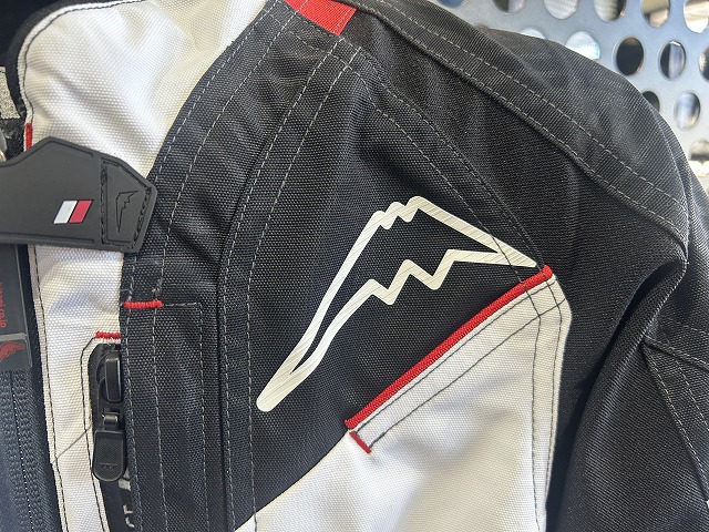 コンテンドジャケット一部カラー入荷しました！：KUSHITANI 三鷹