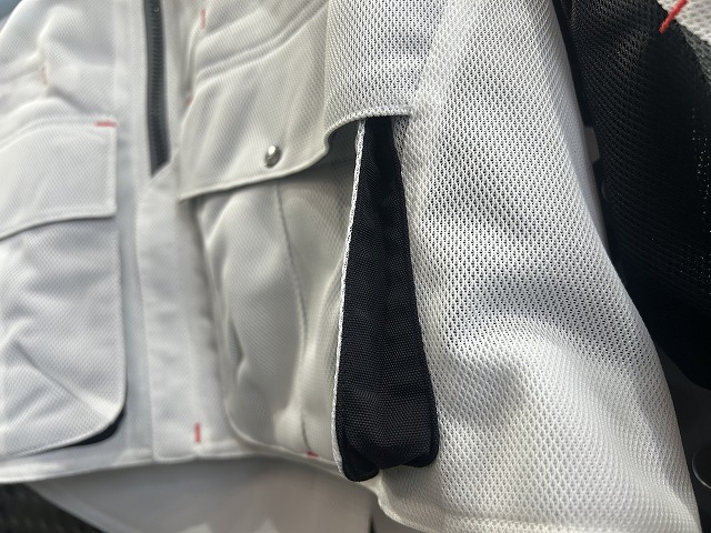 フルメッシュロングジャケット＆テーパードボトムス入荷：KUSHITANI